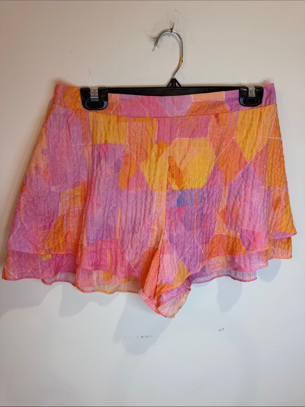 Sincerely Ours Pink/Orange Abstract Print Ruffled Shorts, M - Gilhoodcore